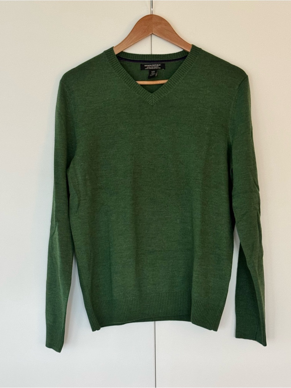 Banana Republic 100% Extra Fine Italian Merino Wool V-Neck Sweater S Green
